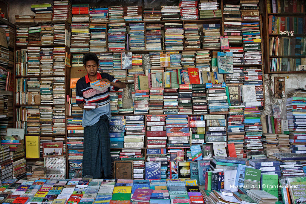 Bokhandel Burma Yangon foto Fran Fernández