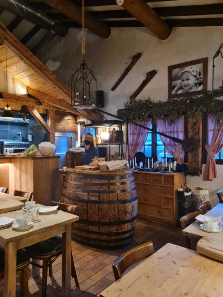 Skiferie i Alpene er gode restauranter.